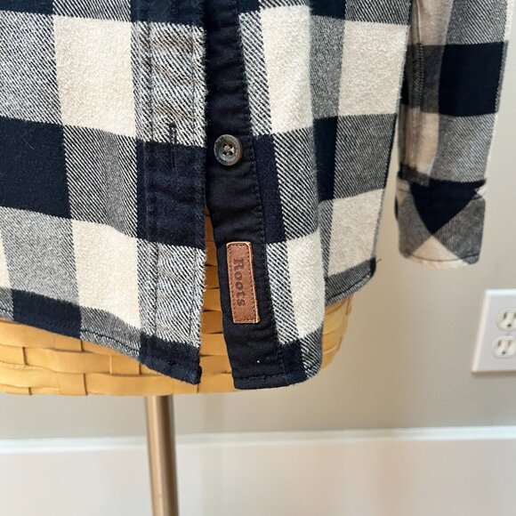 Roots Buffalo Plaid Black/Cream Checked Flannel, Size Small - Picture 2 of 4